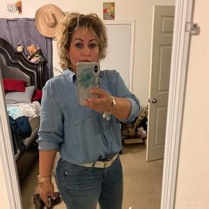 Meet your Posher, Eva